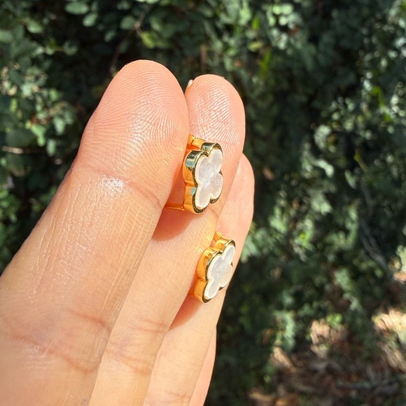 Elegant Gold and White Pendant Earrings - Picture 5 of 6